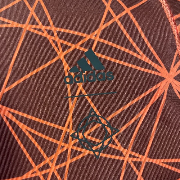 Adidas Women’s Cropped Leggings Geometric Burgundy Red Sz Small - Picture 3 of 4